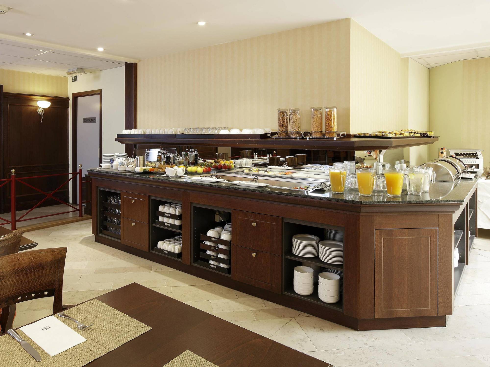 Nh Gent Sint Pieters Hotell Exteriör bild