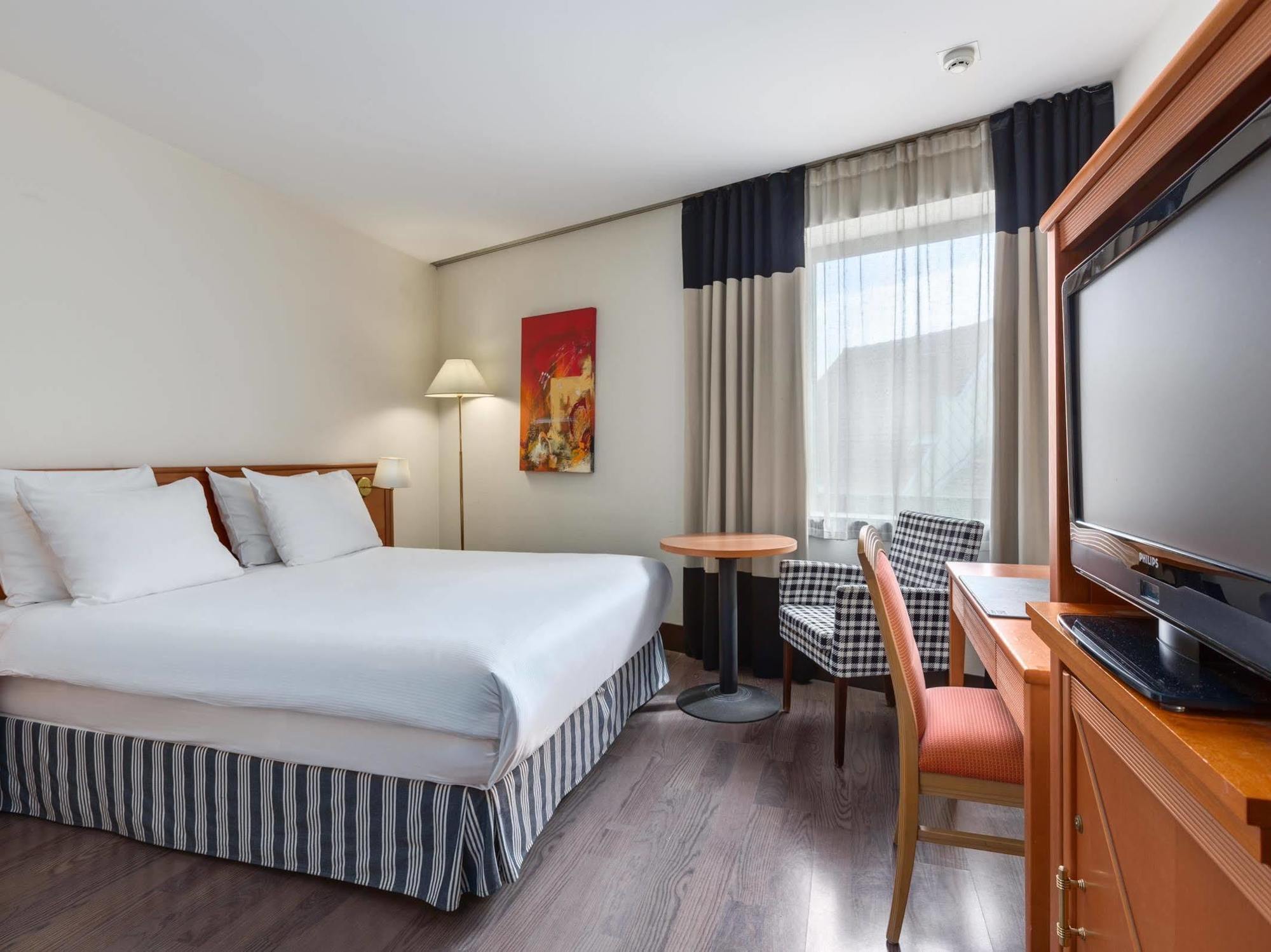 Nh Gent Sint Pieters Hotell Exteriör bild